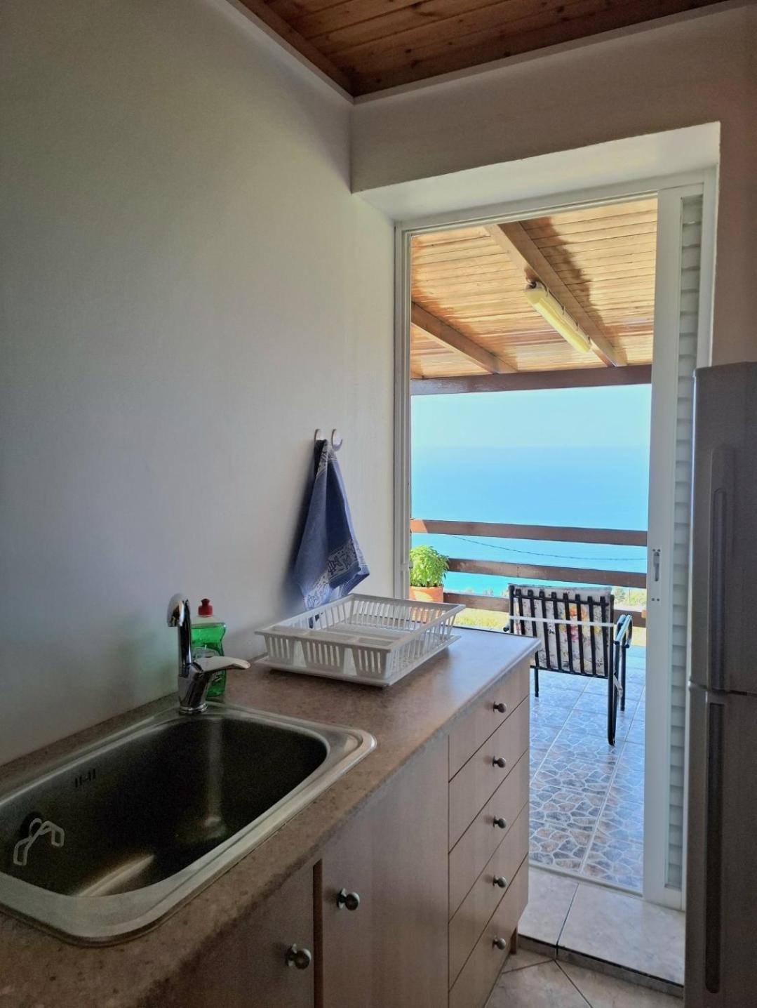 Azure Horizon Apartment, Kefalonia *