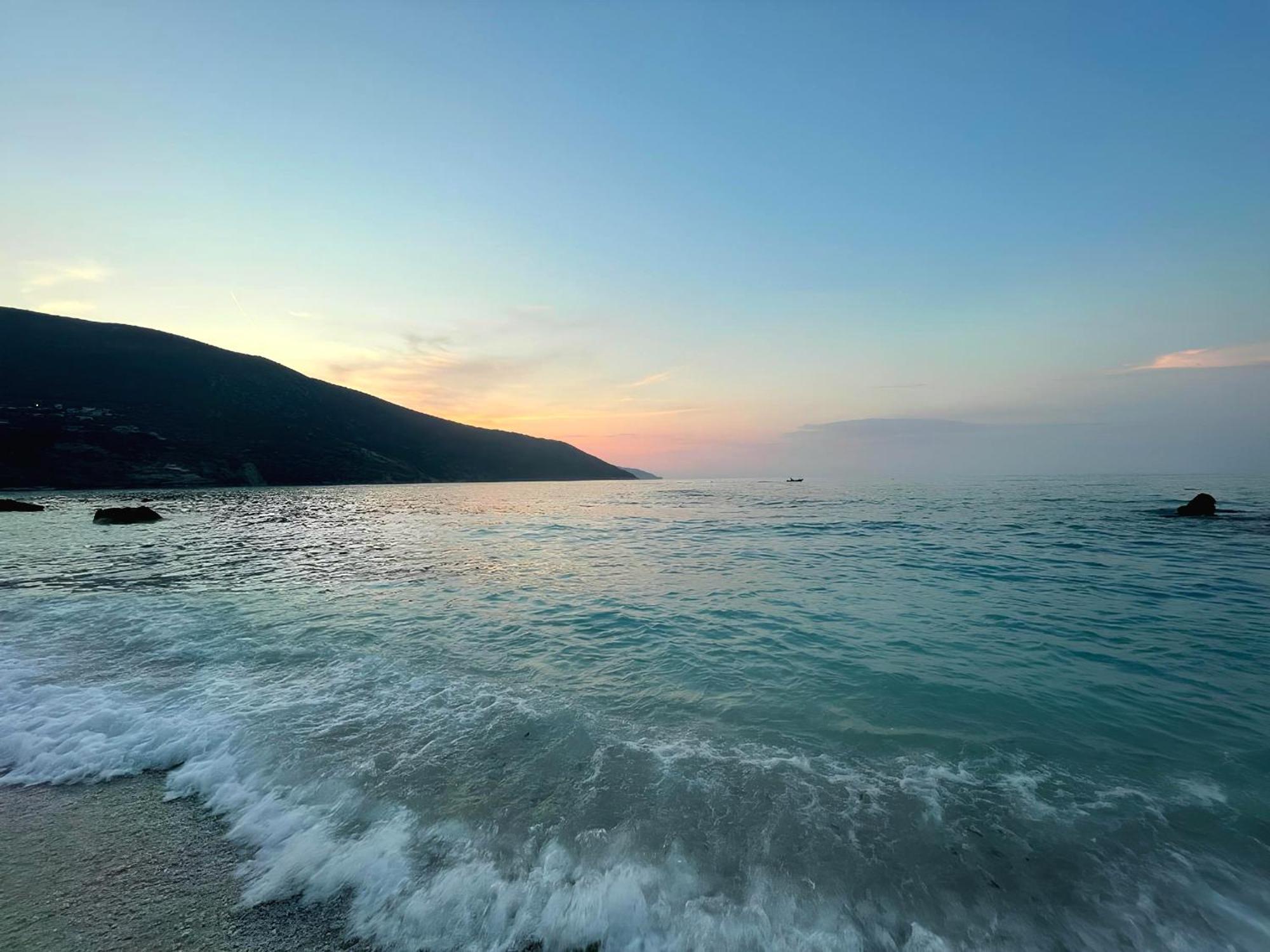 Azure Horizon Apartment, Kefalonia *